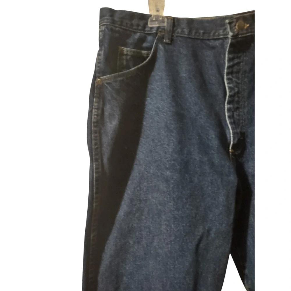 Wrangler Jeans Men's Size 42x30‎ Blue Straight Leg Denim Dark Wash 5 Pocket